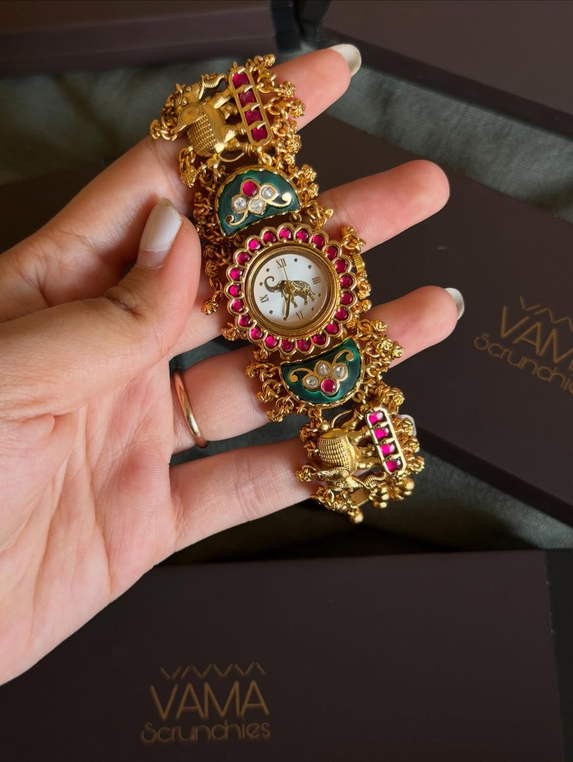 Kashmiri Watch@. %